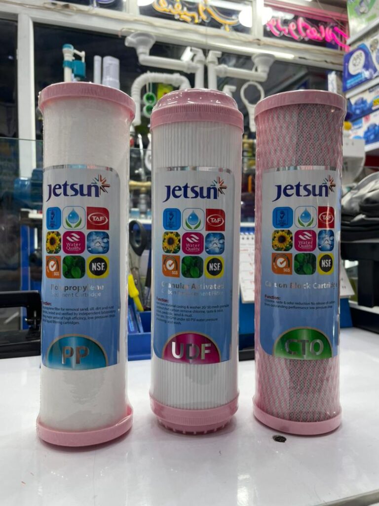 تعویض فیلتر و سرویس دستگاه تصفیه اب خانگی در تهران