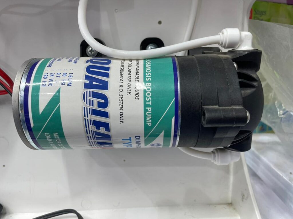 تعویض فیلتر و سرویس دستگاه تصفیه اب خانگی در تهران